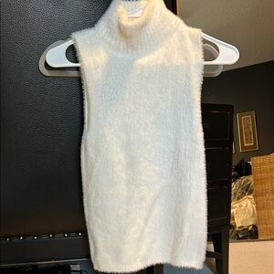 Women's Sleeveless Turtleneck Sweater - White